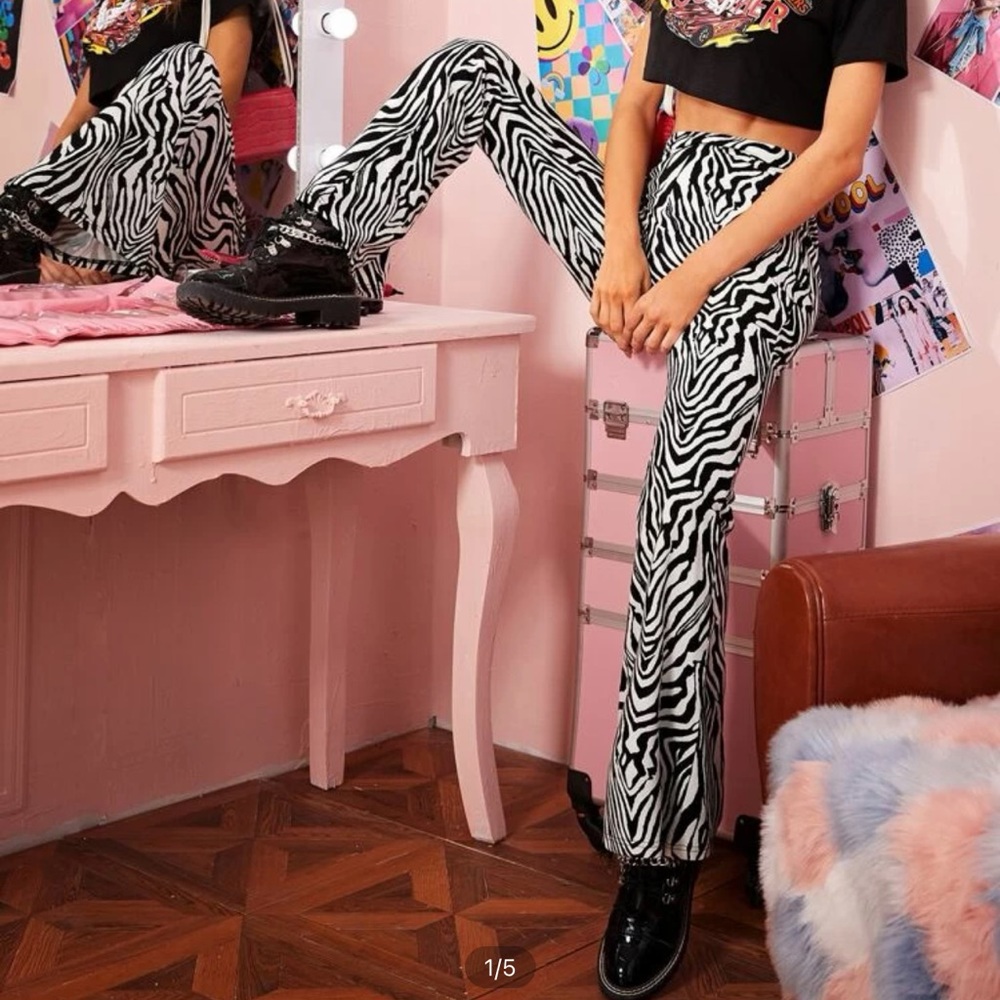 SHEIN Zebra Striped Print Flare Pants Black and White Size XL